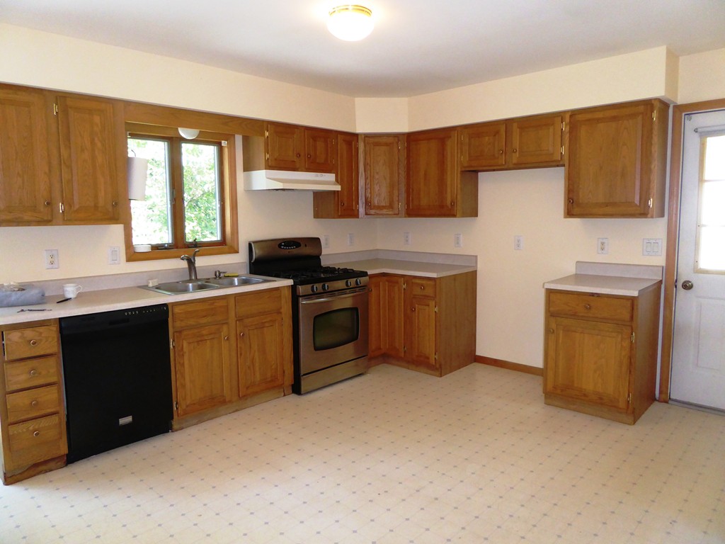 30 Paulding Road Ludlow, MA 01056 - Photo 4 of 9 Gallery Image 4