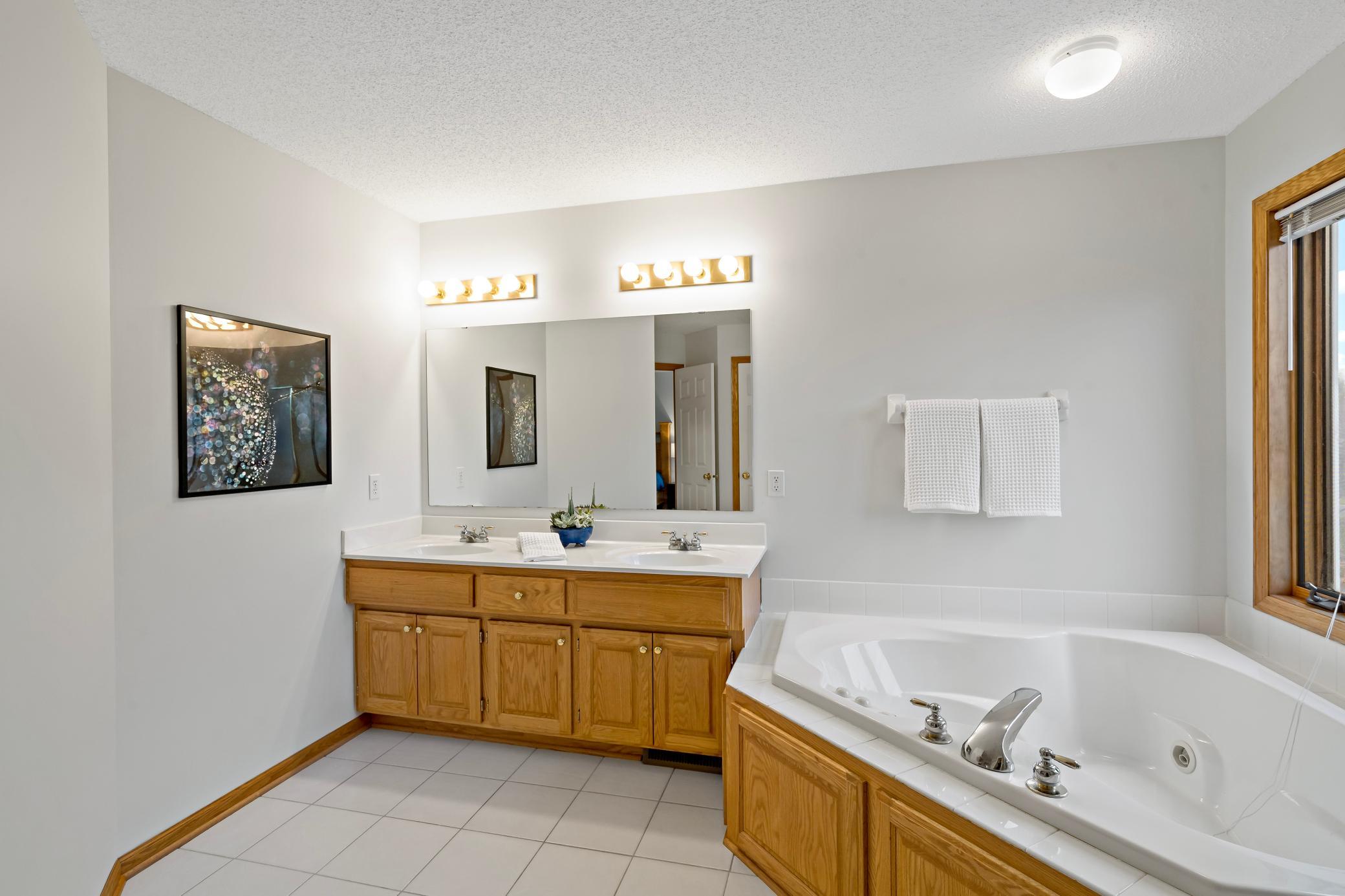 886 Oak Court Eagan, MN 55123 - Photo 11 of 24