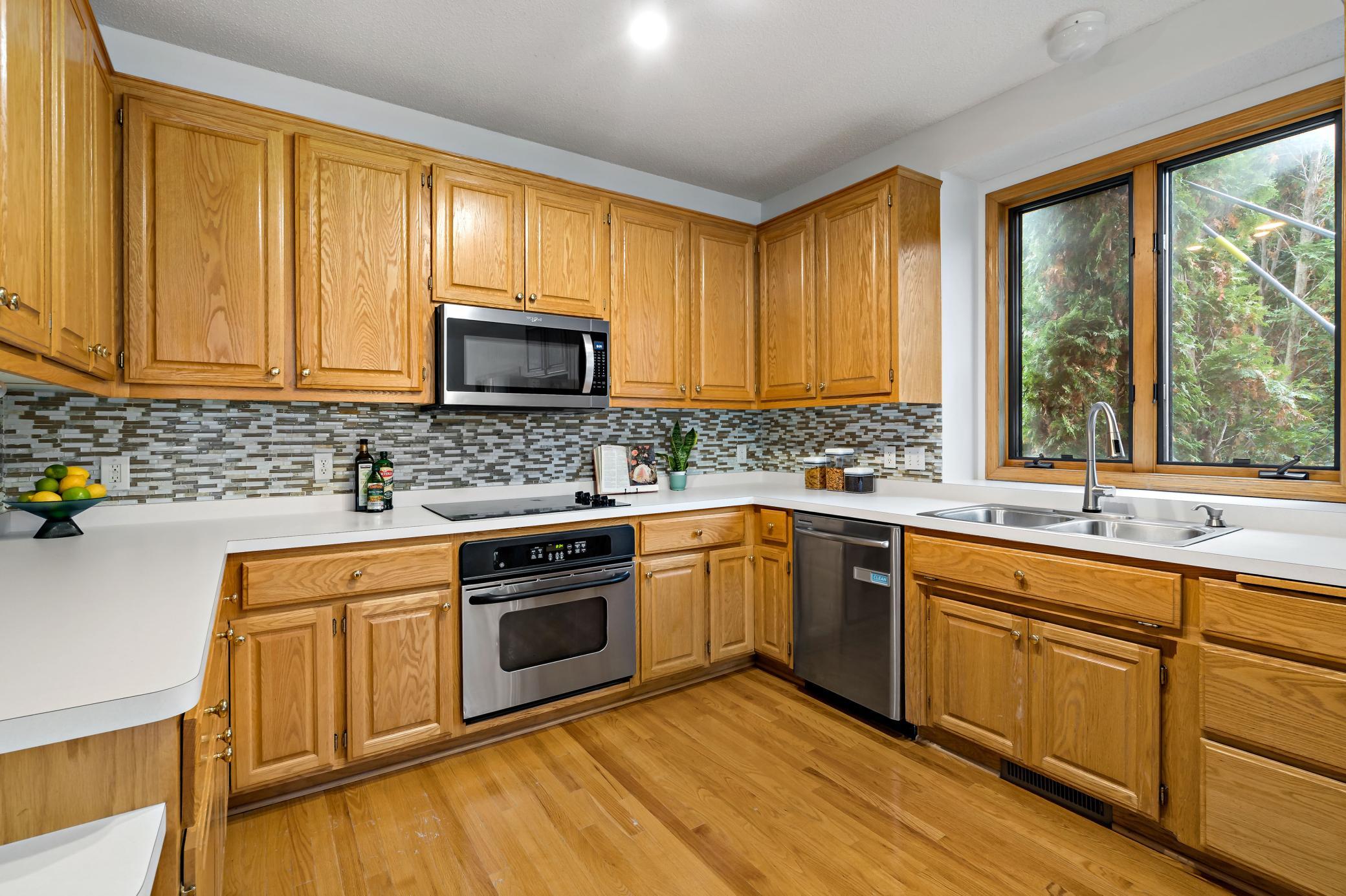 886 Oak Court Eagan, MN 55123 - Photo 2 of 24