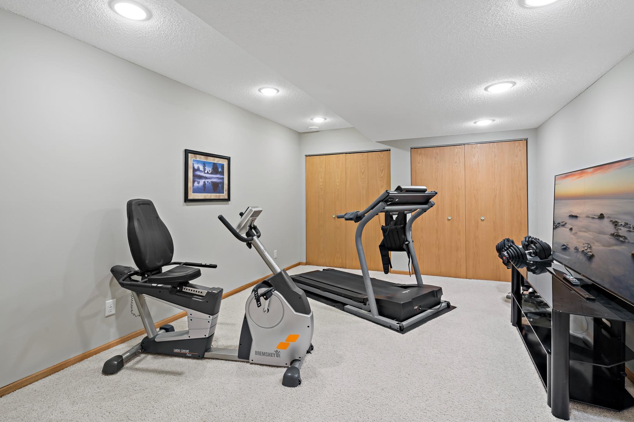 886 Oak Court Eagan, MN 55123 - Photo 8 of 24