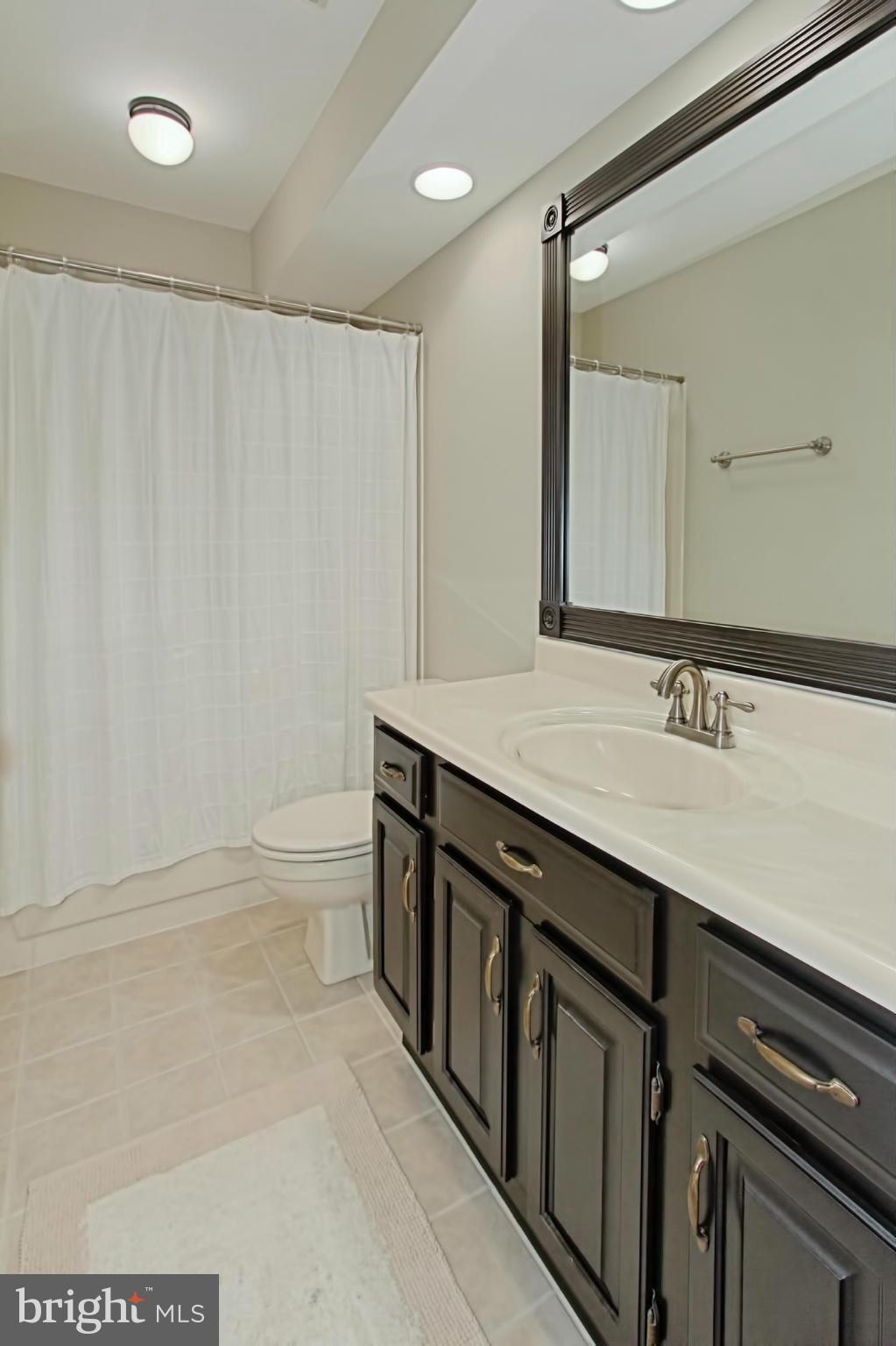 3805 Inverness Road Fairfax, VA 22033 - Photo 20 of 28 Bath