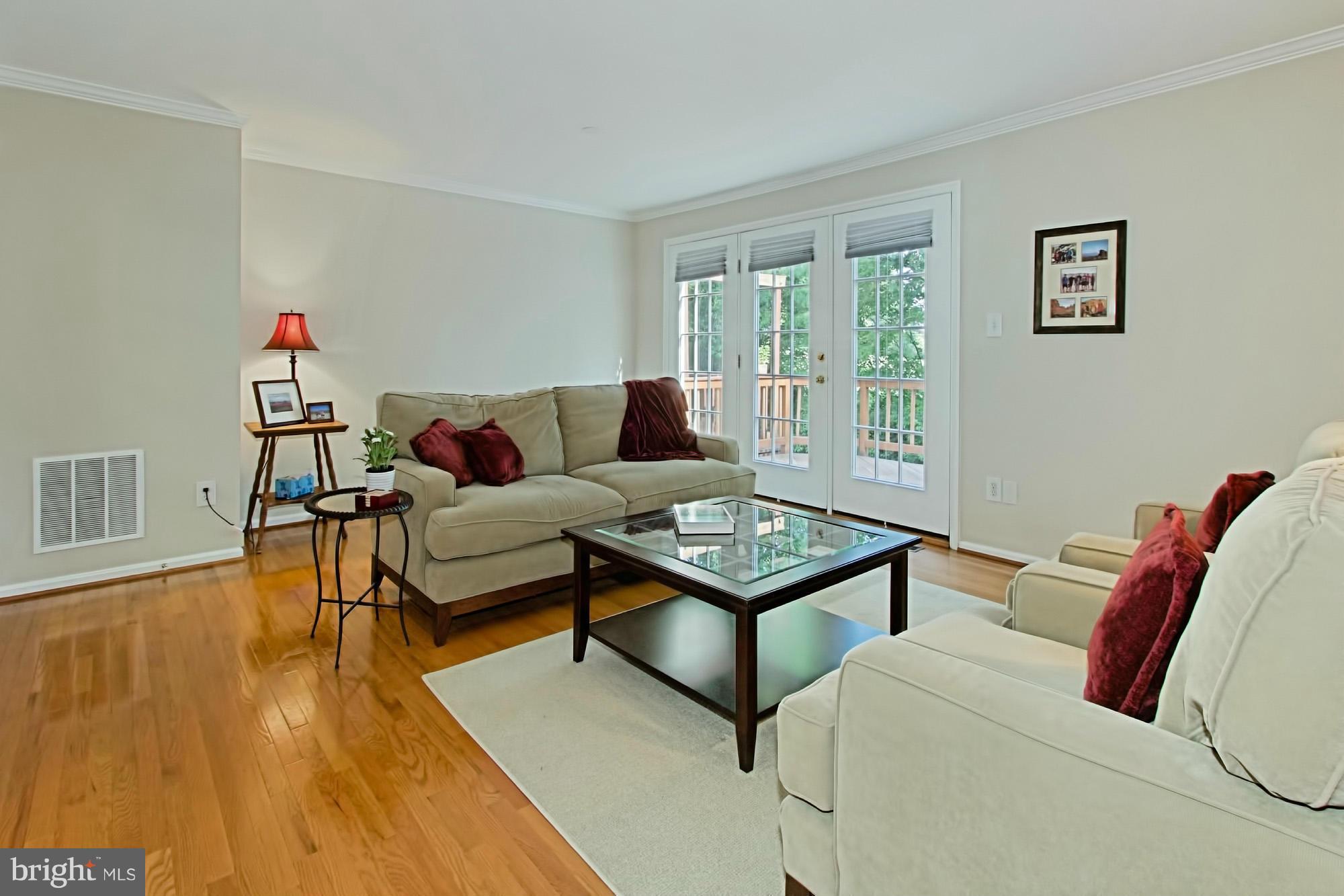 3805 Inverness Road Fairfax, VA 22033 - Photo 3 of 28 Living Room