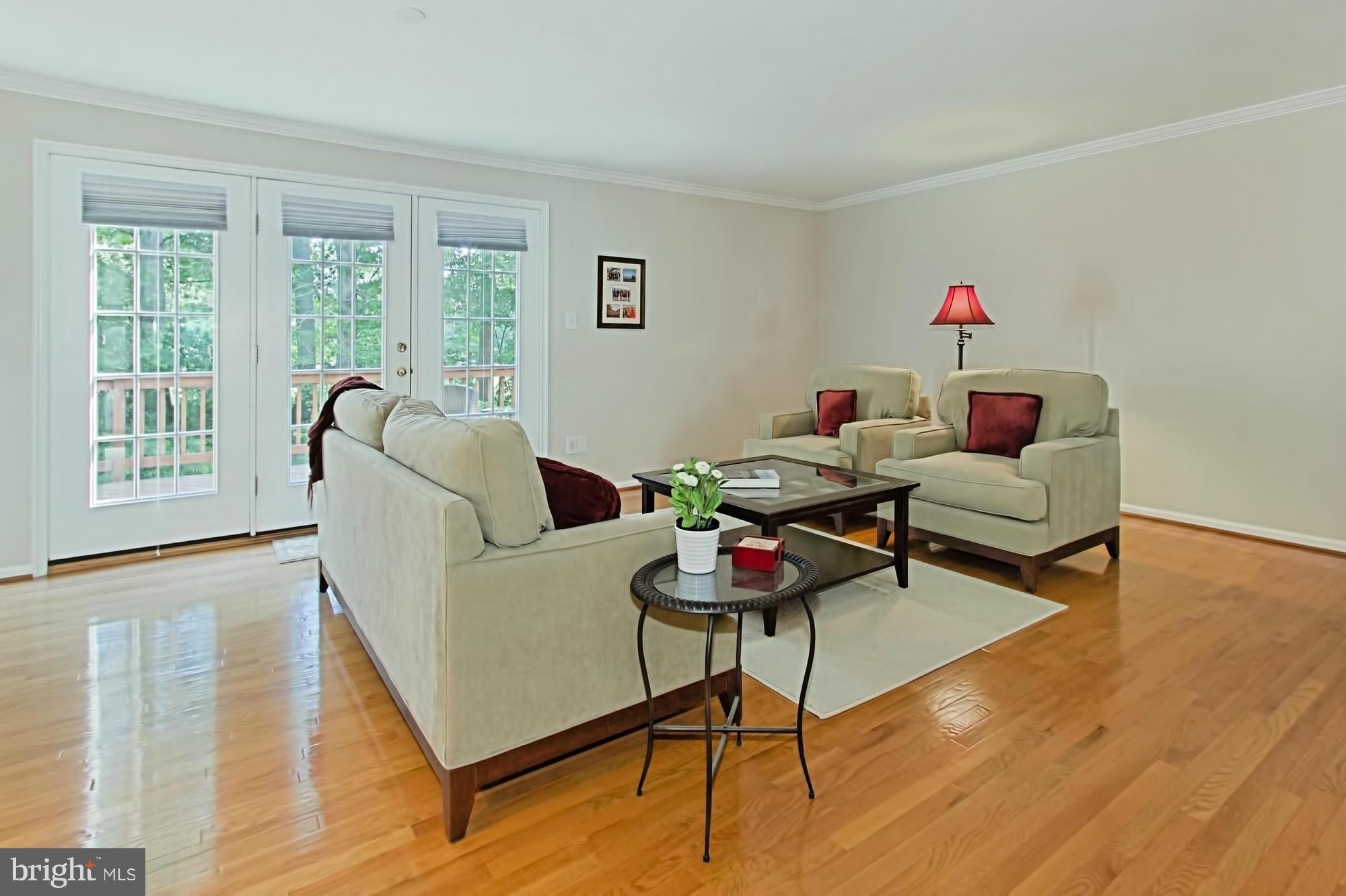 3805 Inverness Road Fairfax, VA 22033 - Photo 4 of 28 Living Room