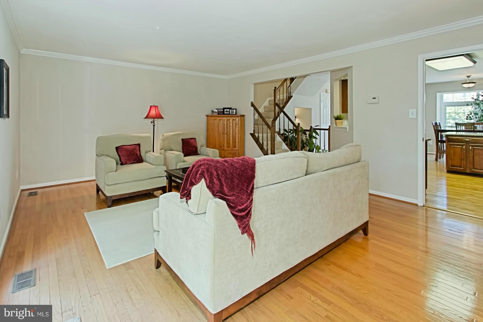 3805 Inverness Road Fairfax, VA 22033 - Photo 5 of 28 Living Room