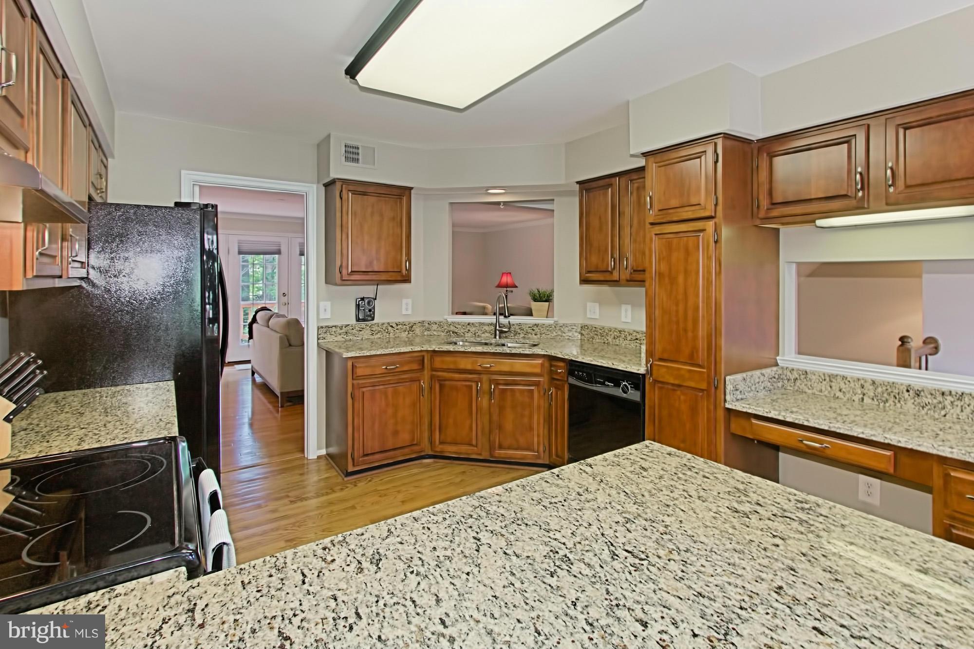 3805 Inverness Road Fairfax, VA 22033 - Photo 9 of 28 Kitchen