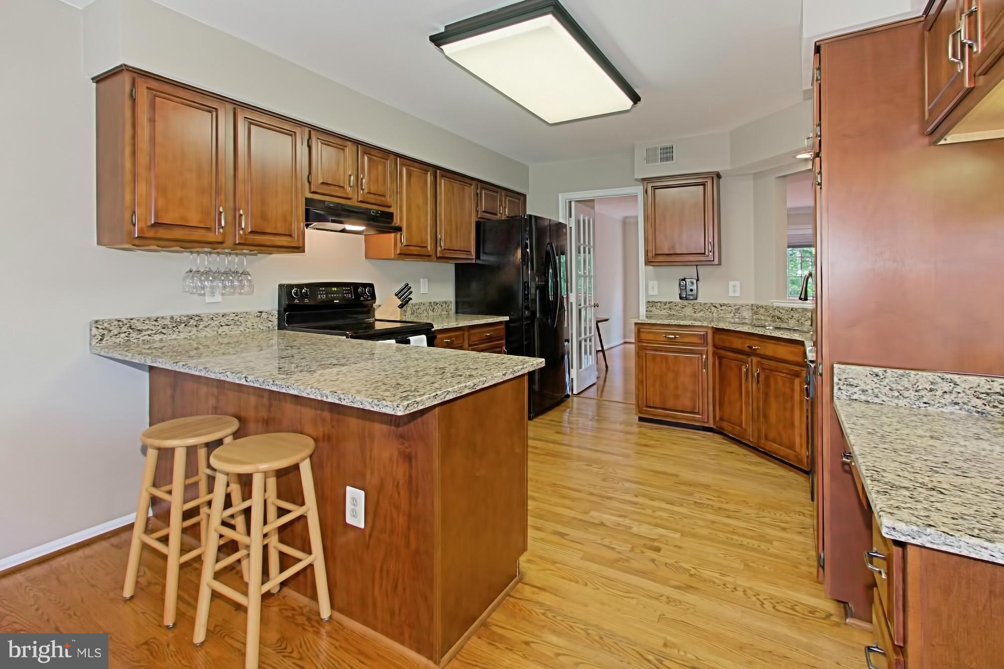 3805 Inverness Road Fairfax, VA 22033 - Photo 10 of 28 Kitchen