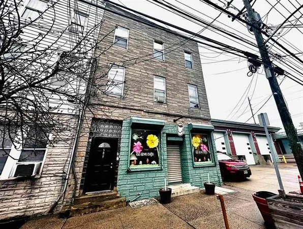 $2,600 | 589 Palisade Avenue, Unit 2, Jersey City, NJ 07307