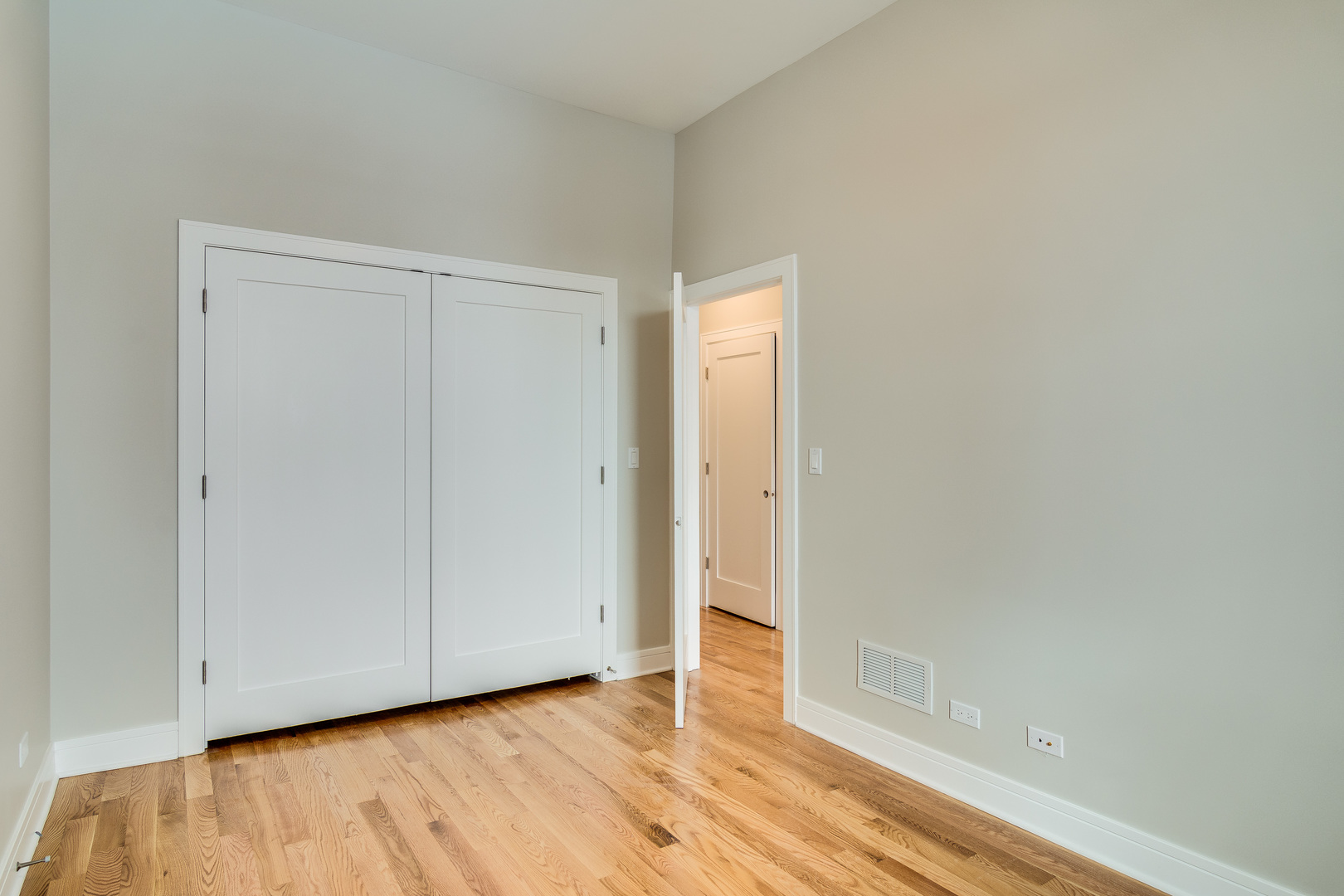 965 West 18th Street Chicago, IL 60608 - Photo 41 of 46 a view of an empty room and wooden floor