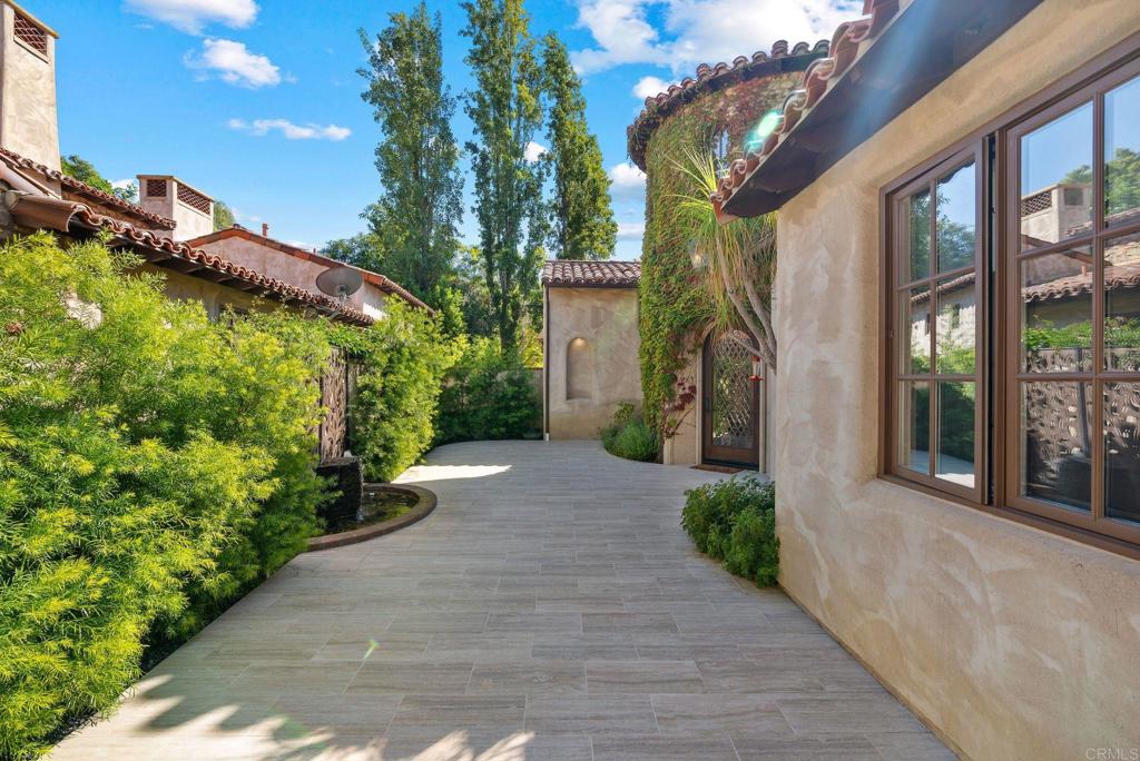 6937 Corte Spagna Rancho Santa Fe, CA 92091 - Photo 2 of 31