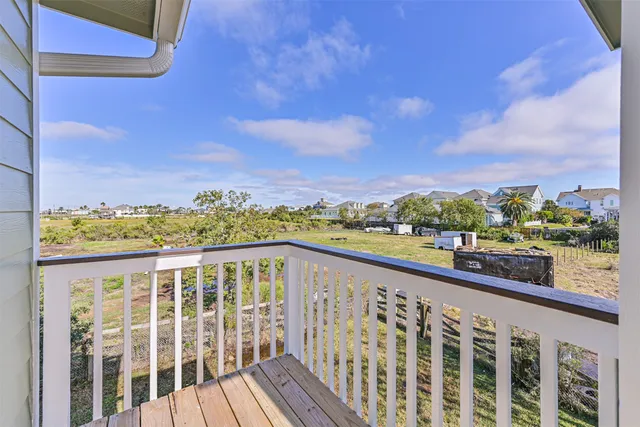 $3,800 | 2118 103rd Street, Galveston, TX 77554