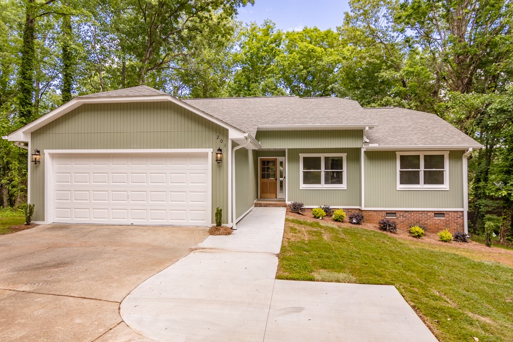201 Shore Drive Anderson, SC 29625 - Photo 42 of 46