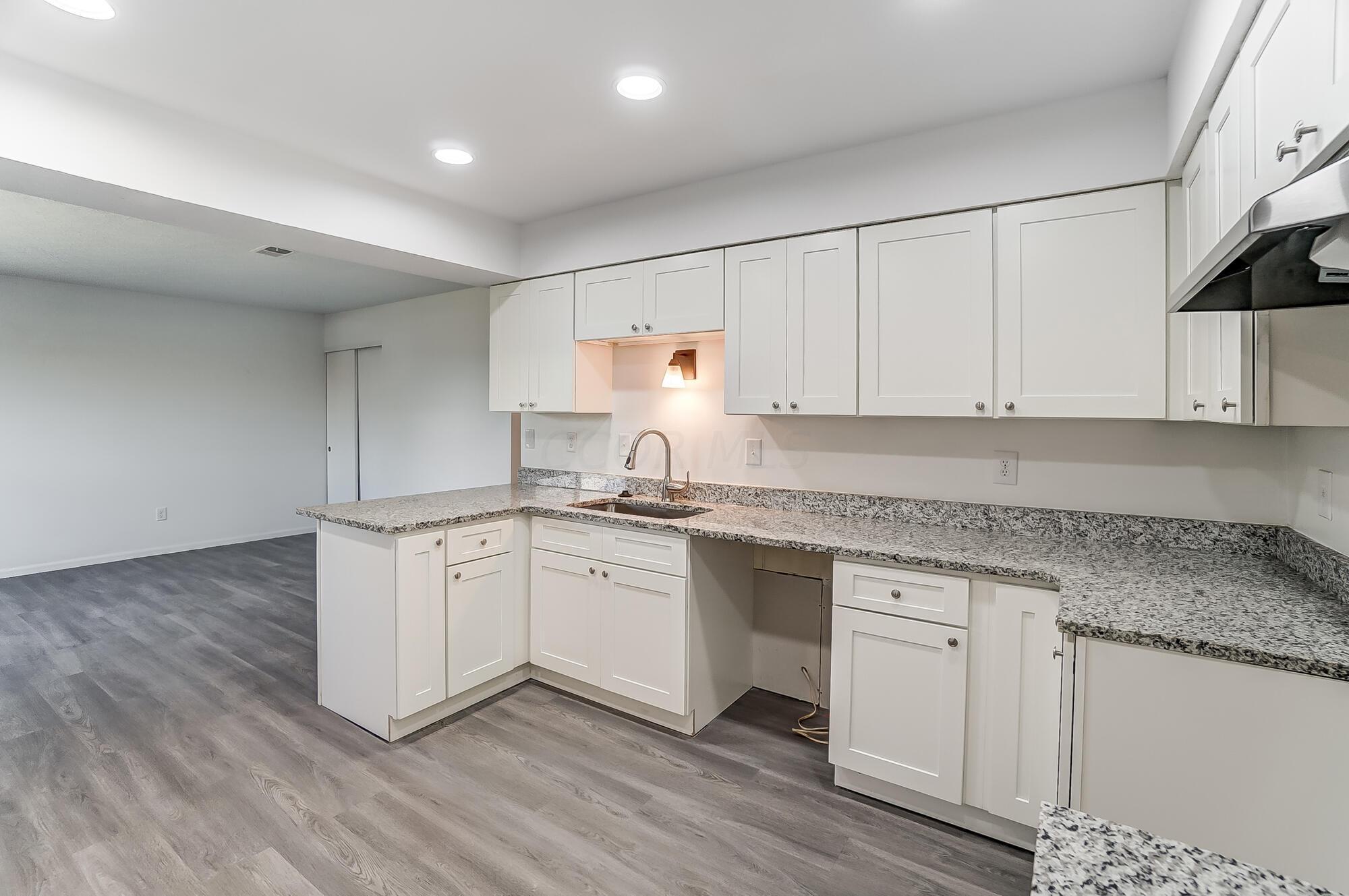 2711 Home Road Grove City, OH 43123 - Photo 10 of 48 008