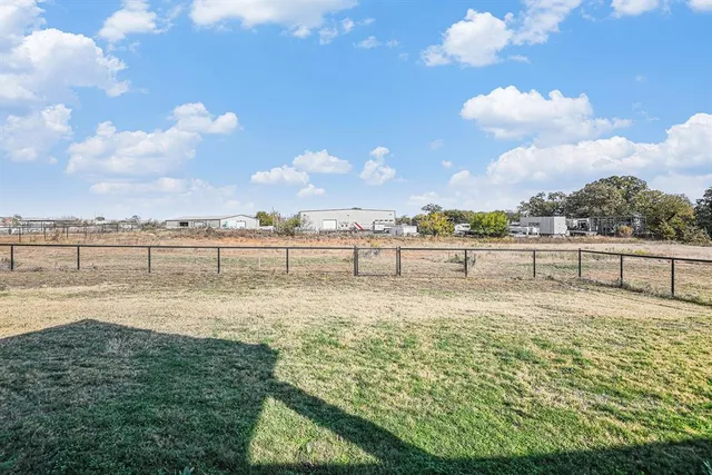 $430,000 | 1035 Northern Oaks Court, Springtown, TX 76082