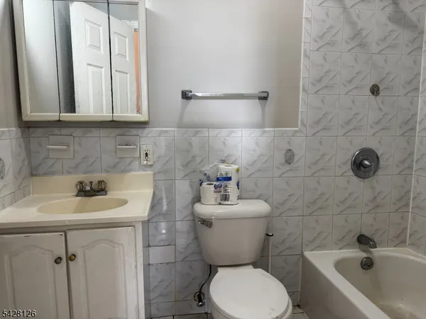 $1,700 | 109 Irene Street, Unit 1, Linden, NJ 07036