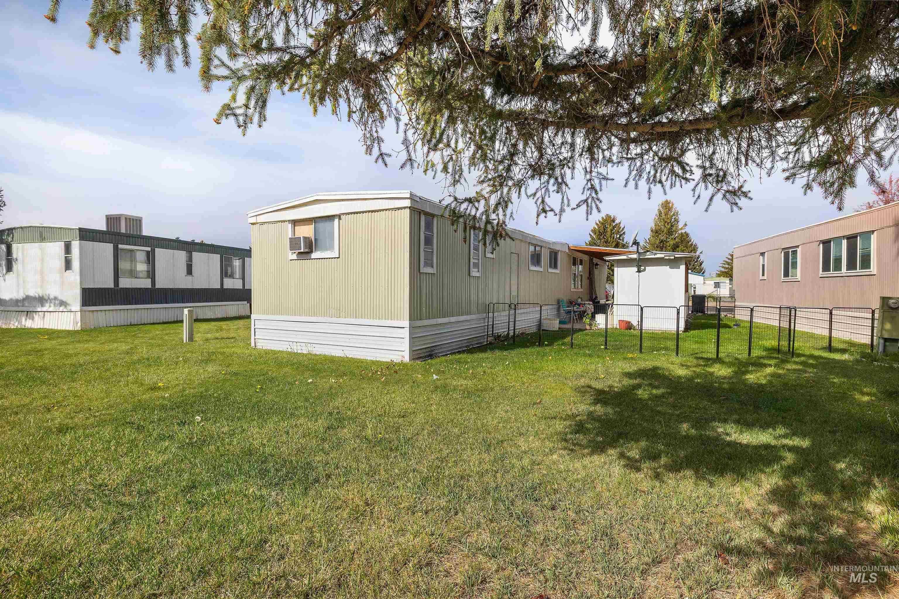 198 South Hills Road, Unit 116 Twin Falls, ID 83301 - Photo 19 of 21 Rear view of property