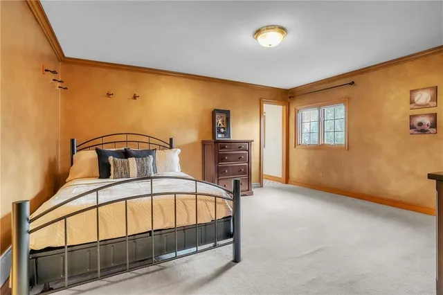 a view of a livingroom with furniture