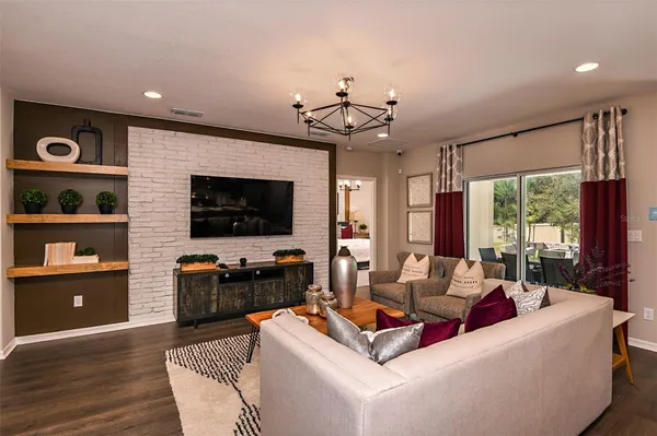 $369,990 | 591 Darshire Avenue, Eustis, FL 32736