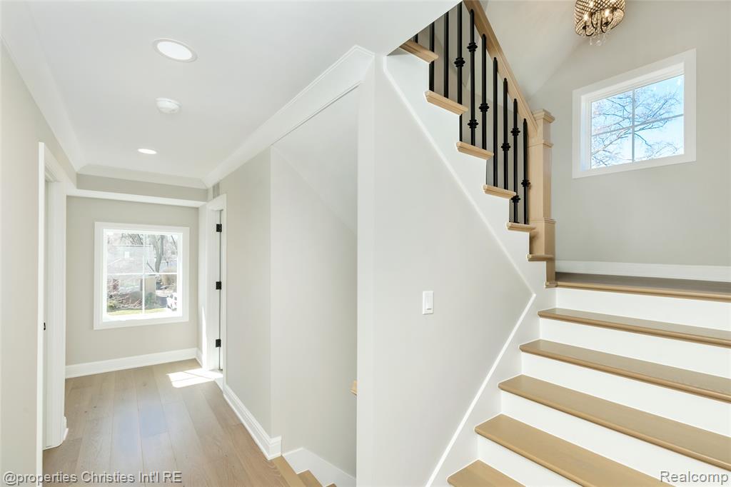 2093 Pembroke Road Birmingham, MI 48009 - Photo 23 of 57