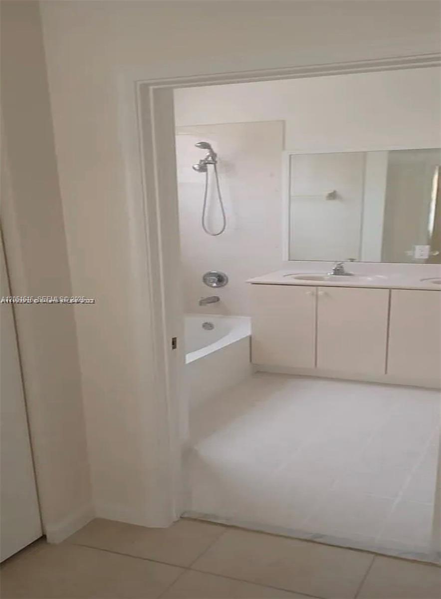 2210 Northeast 37th Road Homestead, FL 33033 - Photo 7 of 31