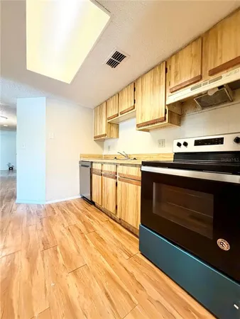 $1,500 | 129 Camphor Circle, Unit F, Oldsmar, FL 34677