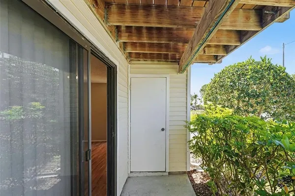 $1,500 | 129 Camphor Circle, Unit F, Oldsmar, FL 34677