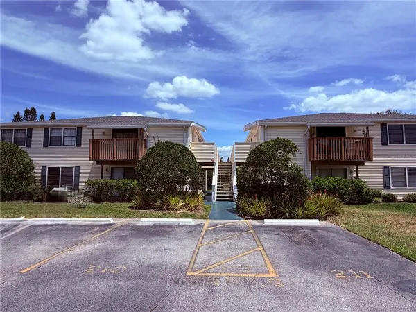 $1,500 | 129 Camphor Circle, Unit F, Oldsmar, FL 34677