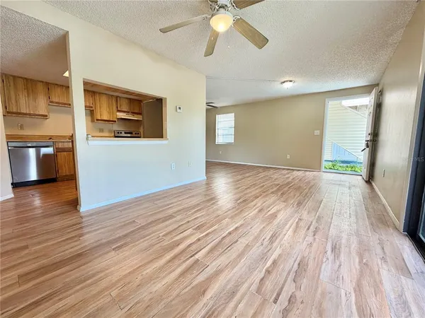 $1,500 | 129 Camphor Circle, Unit F, Oldsmar, FL 34677