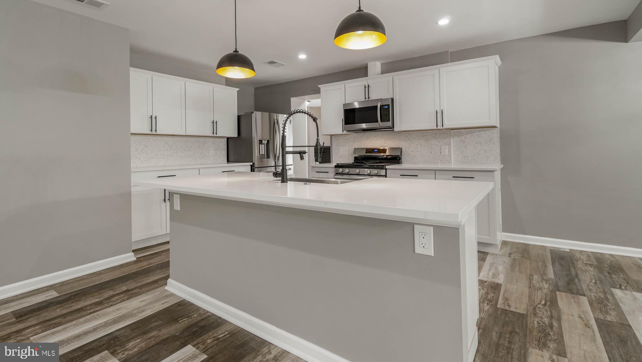 2912 Newcastle Avenue Silver Spring, MD 20910 - Photo 7 of 30