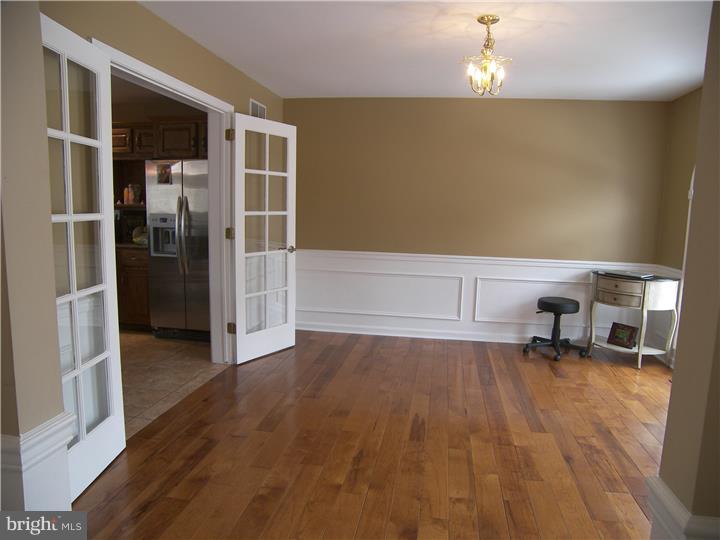 426 Wells Road Doylestown, PA 18901 - Photo 4 of 25 Dining Room