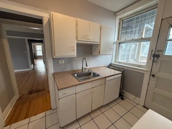 $1,850 | 4501 North Troy Street, Unit 3, Chicago, IL 60625