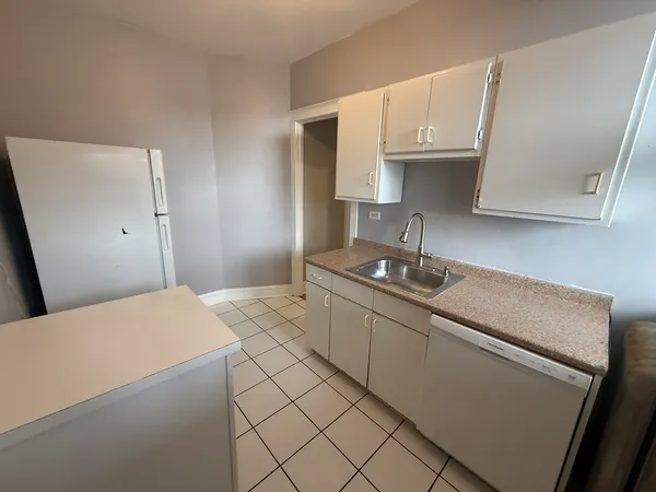 $1,850 | 4501 North Troy Street, Unit 3, Chicago, IL 60625