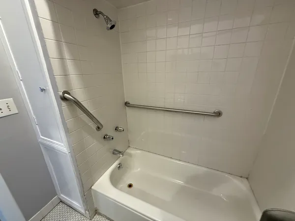 $1,850 | 4501 North Troy Street, Unit 3, Chicago, IL 60625