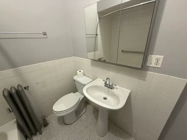 $1,850 | 4501 North Troy Street, Unit 3, Chicago, IL 60625