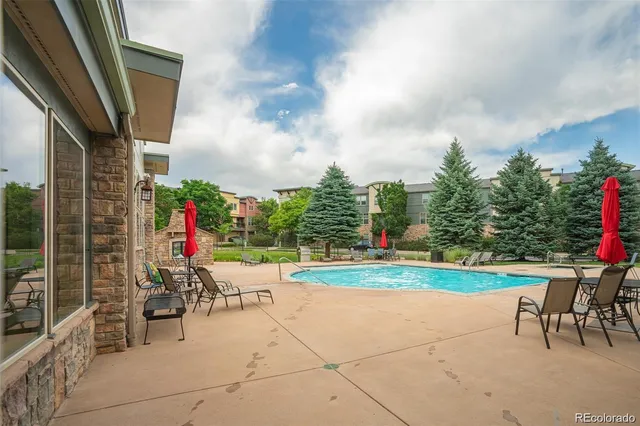 a view of a brick building with an empty space