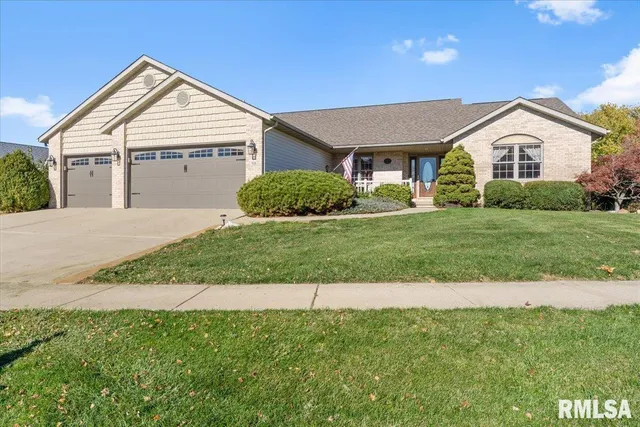 $374,900 | 63 Cougar Court, Chatham, IL 62629
