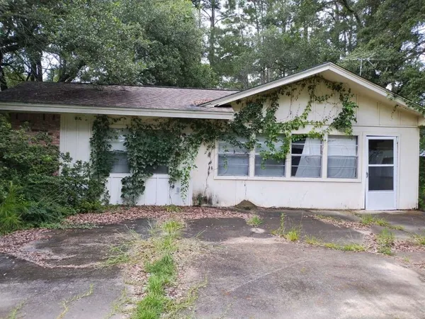 $142,499 | 1806 South Elizabeth Avenue, Kirbyville, TX 75956