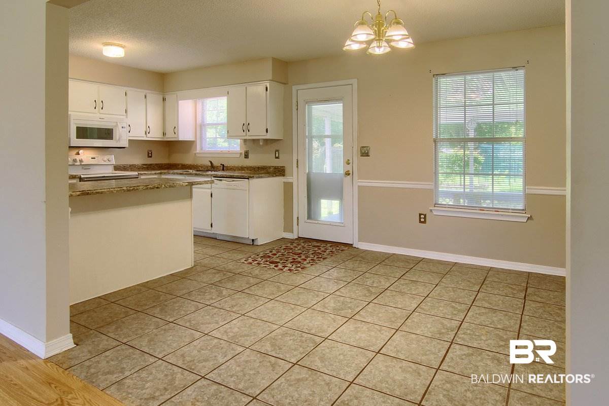 21 Magnolia Circle Foley, AL 36535 - Photo 4 of 20