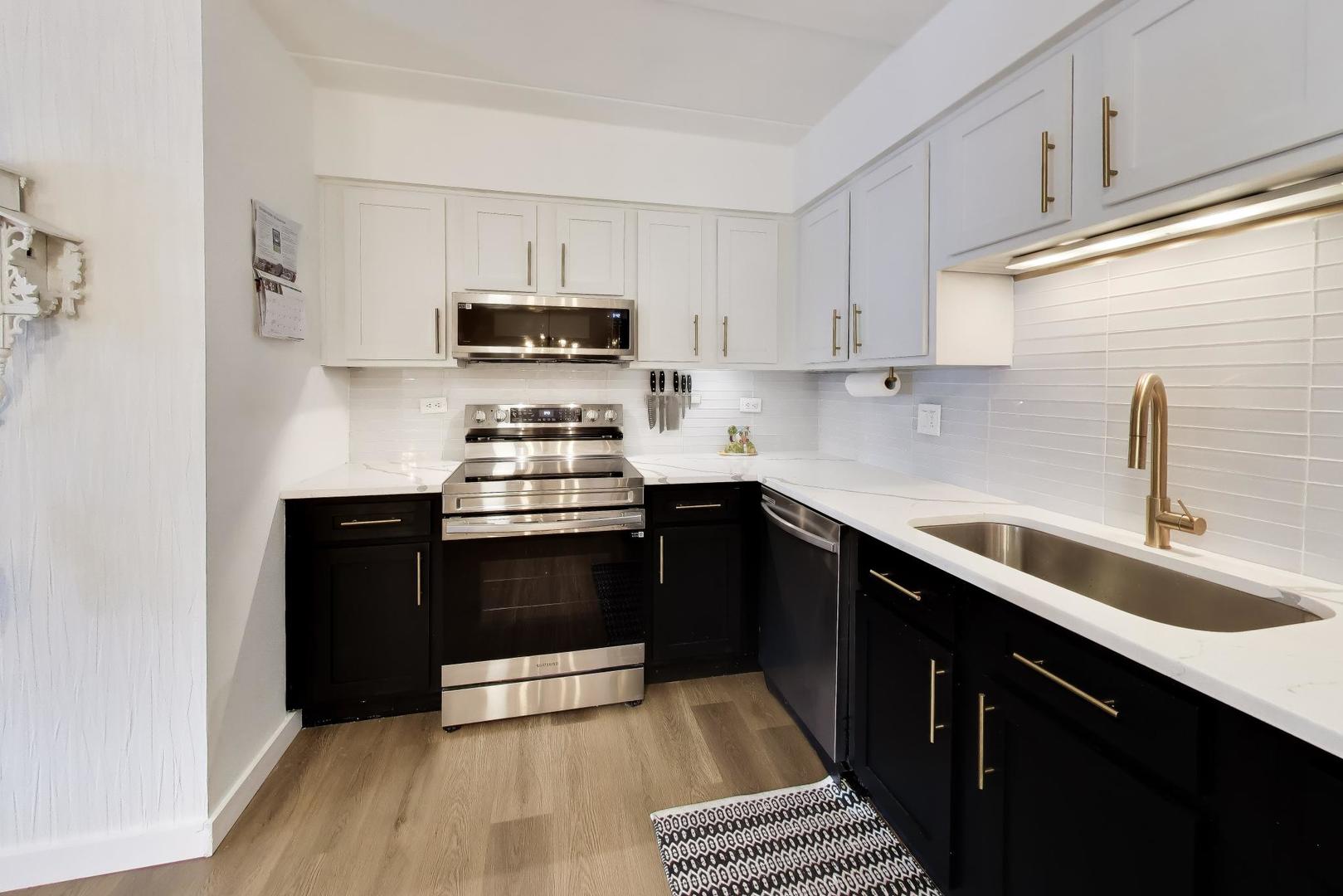 900 South River Road, Unit 4B Des Plaines, IL 60016 - Photo 9 of 24