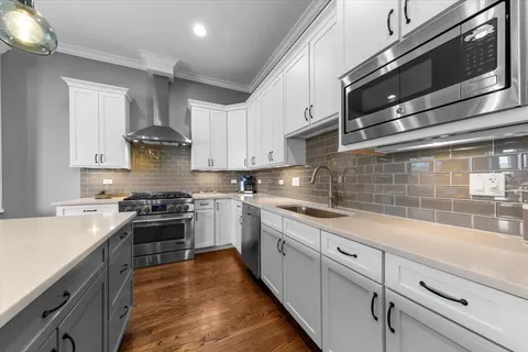 $685,000 | 5008 North Lincoln Avenue, Unit 3S, Chicago, IL 60625