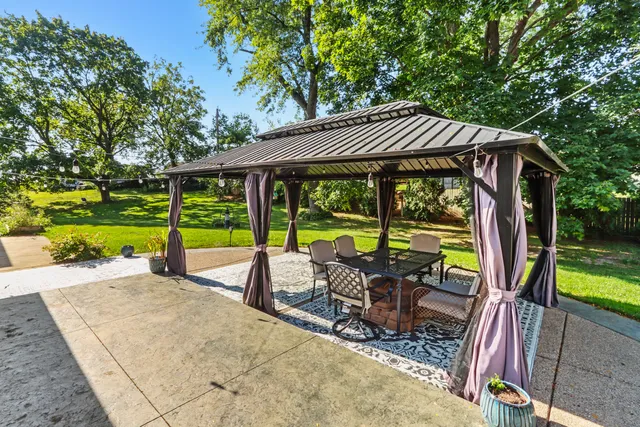 $489,500 | 9244 391st Avenue, Randall, WI 53128