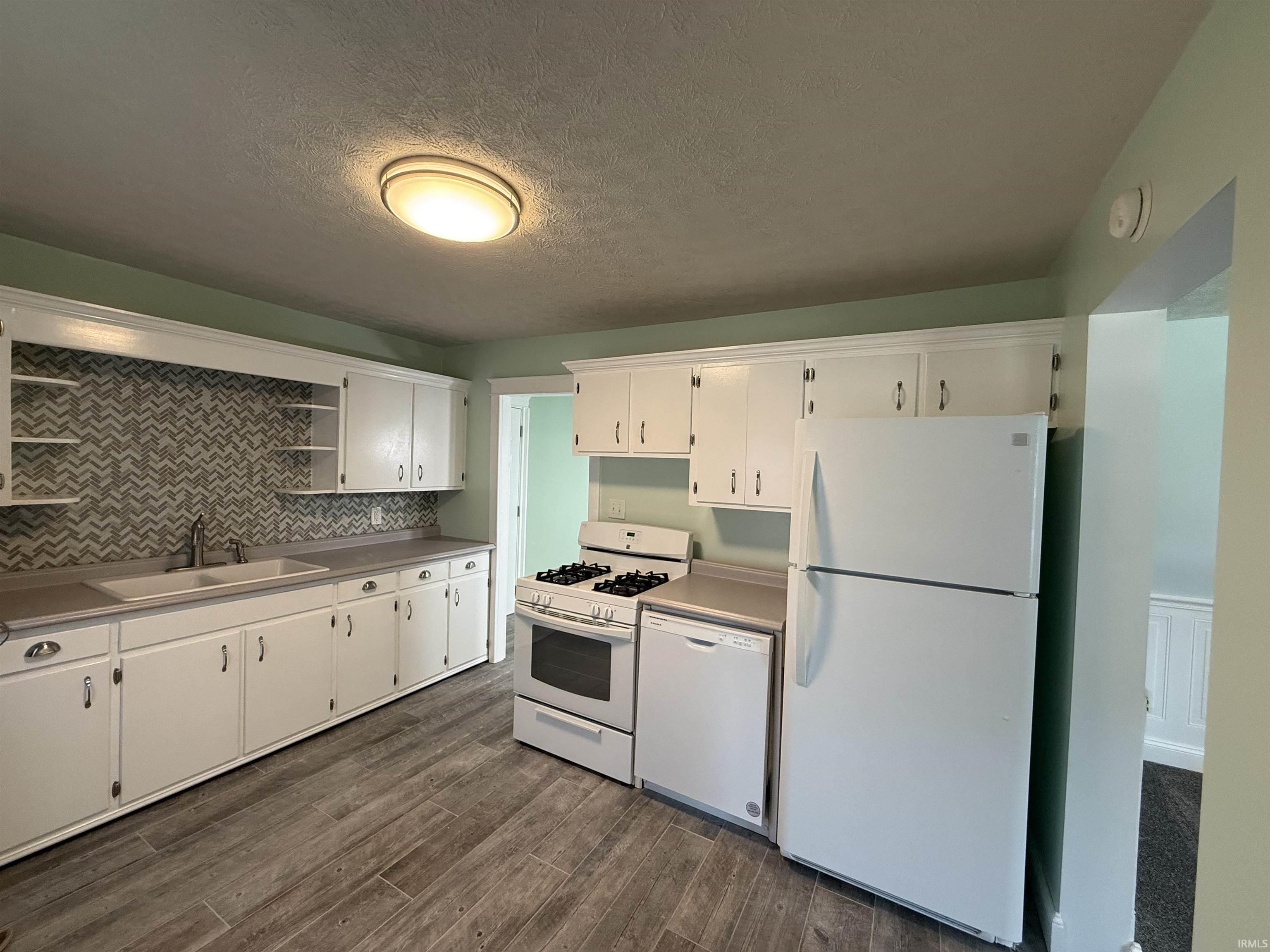 2711 Eastern Avenue Bedford, IN 47421 - Photo 5 of 14