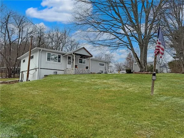 $179,900 | 44383 Y And O Road, Wellsville, OH 43968