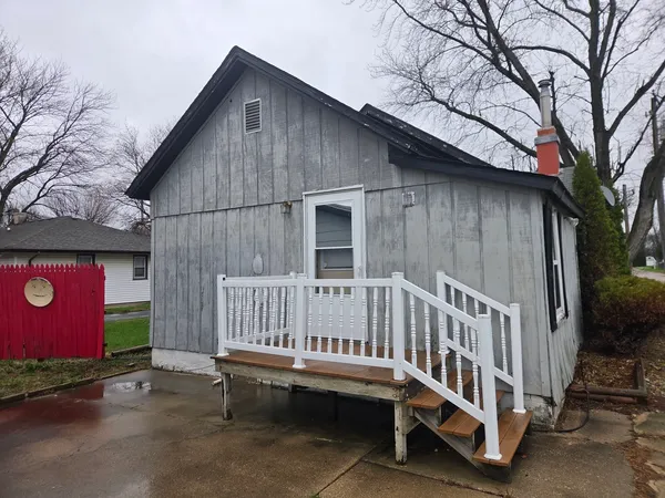 $89,000 | 407 North Elm Street, Gardner, IL 60424