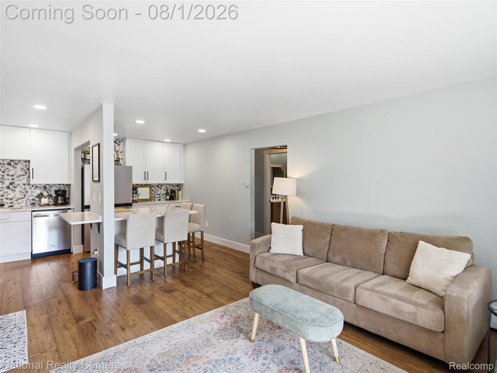 4909 Crooks Road, Unit C11 Royal Oak, MI 48073 - Photo 10 of 27 10-DSC09748.jpg