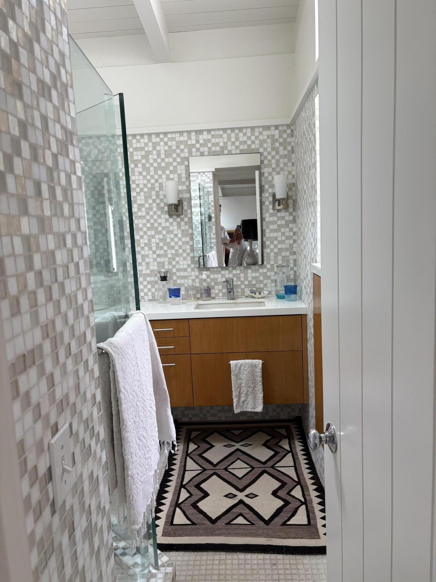 828 Tornoe Road Santa Barbara, CA 93105 - Photo 21 of 48 bathroom4