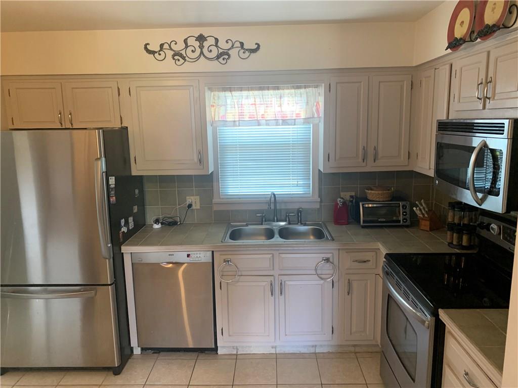 570 3rd Street Butler, PA 16001 - Photo 7 of 19 Kitchen