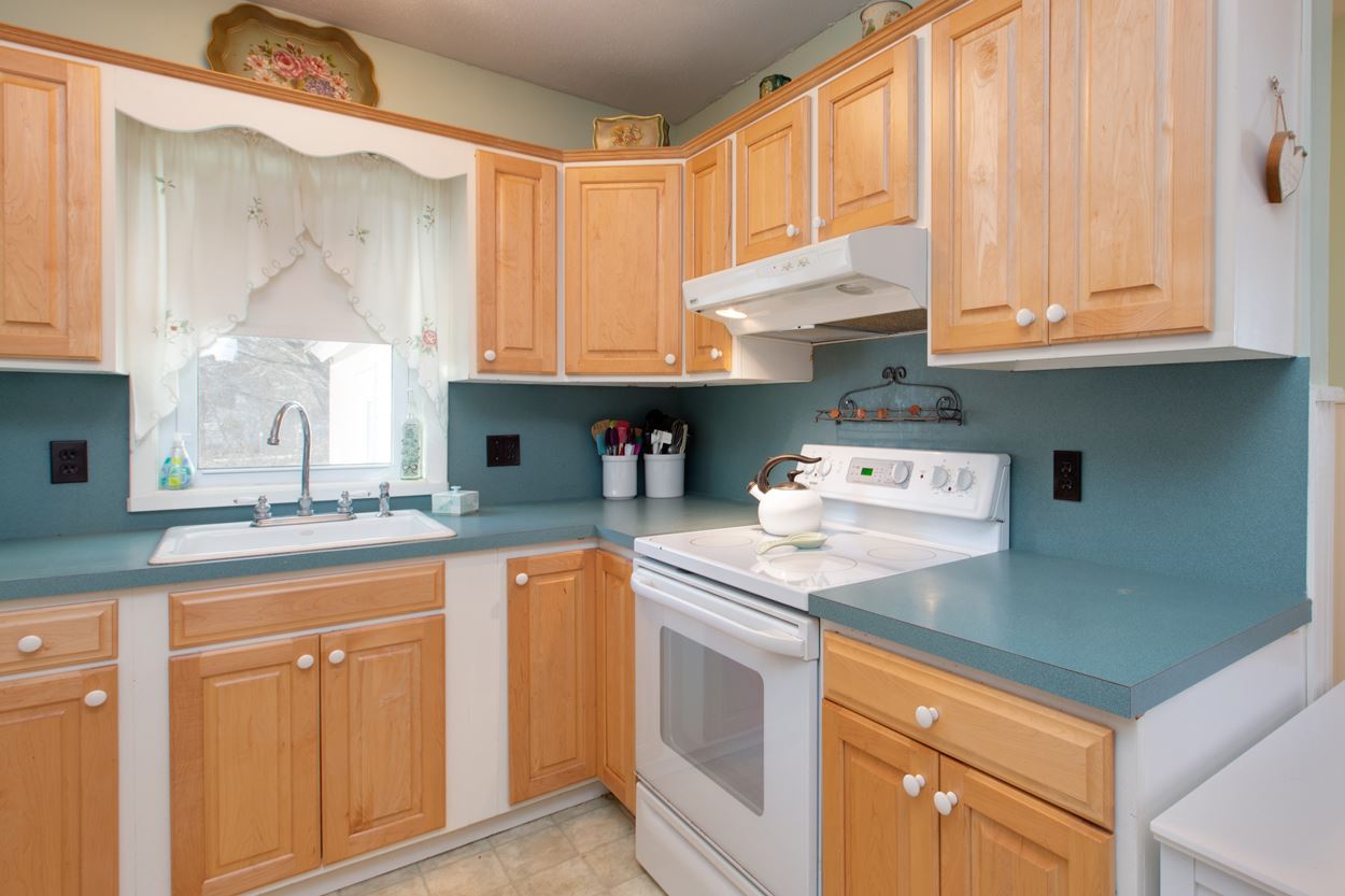 537 Mammoth Road Londonderry, NH 03053 - Photo 14 of 40 Gallery Image 14