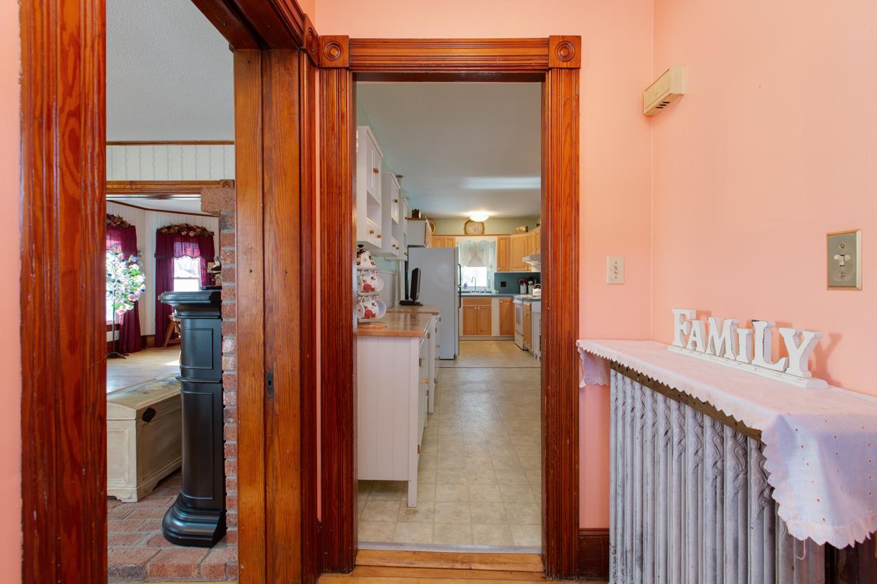 537 Mammoth Road Londonderry, NH 03053 - Photo 3 of 40 Gallery Image 3