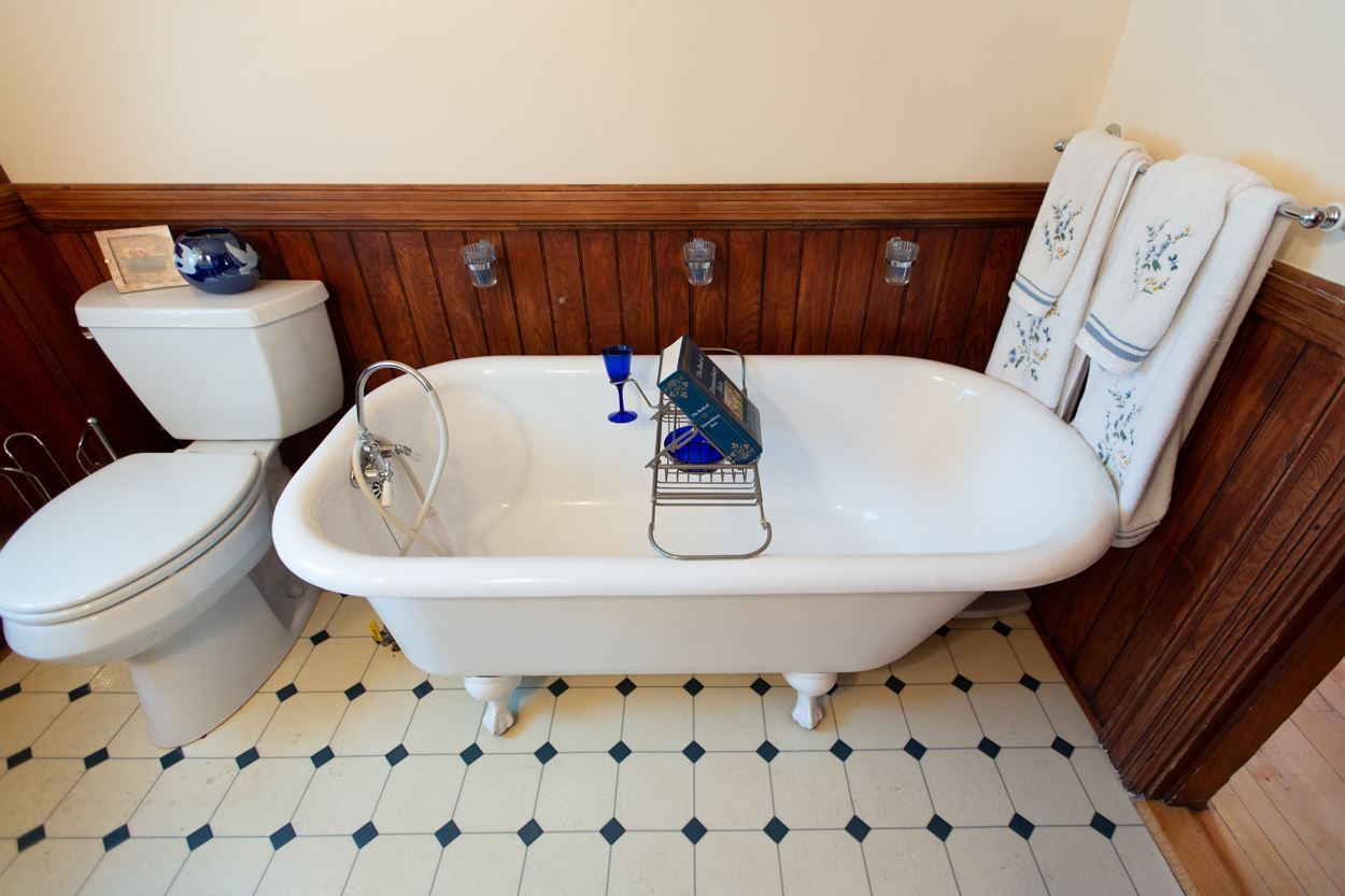 537 Mammoth Road Londonderry, NH 03053 - Photo 21 of 40 Gallery Image 21