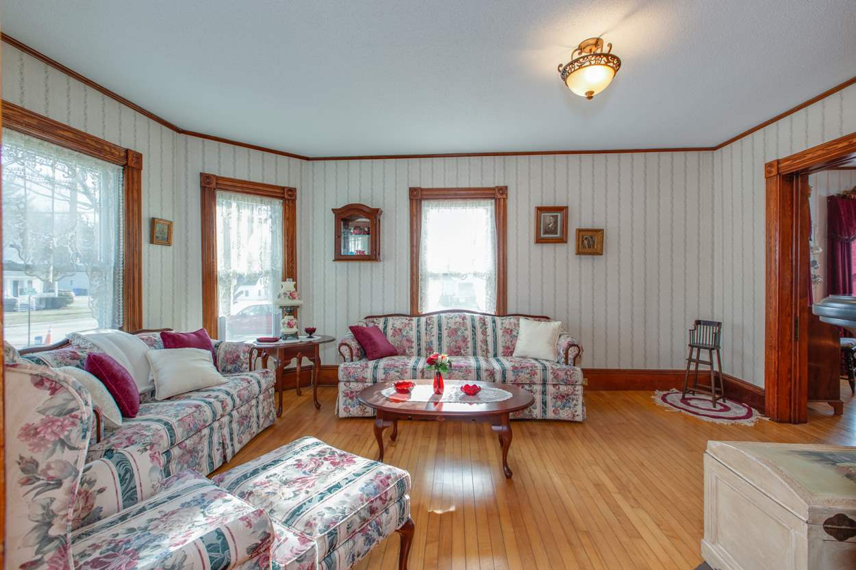 537 Mammoth Road Londonderry, NH 03053 - Photo 4 of 40 Gallery Image 4